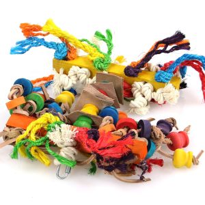 SP jouet p.oiseaux en bois et sisal 39cm avec corde, coloré